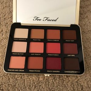 Too Faced Just Peachy mattes Palette